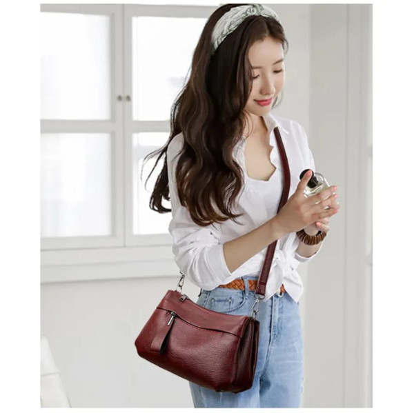 Crossbody bag atipasial leather ( maroon color )