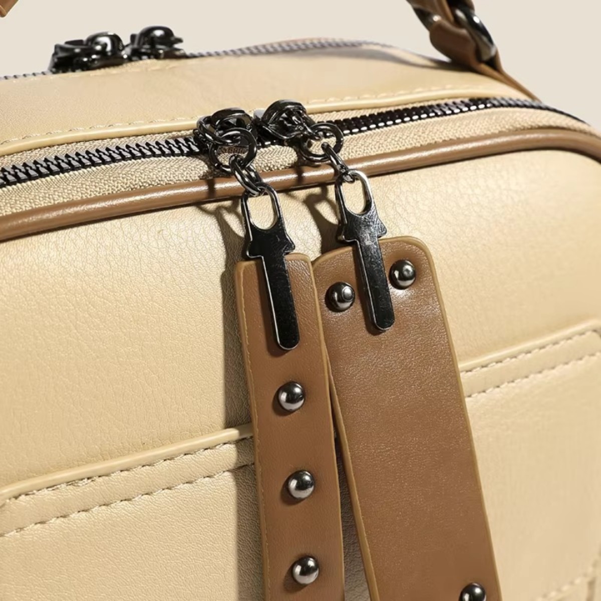 High end ladies' handbag multi-layer large capacity commuting bag(Cream)
