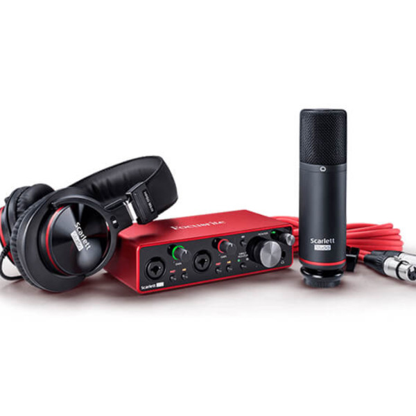 Focusrite Scarlett 2i2 Studio SoundCard Package