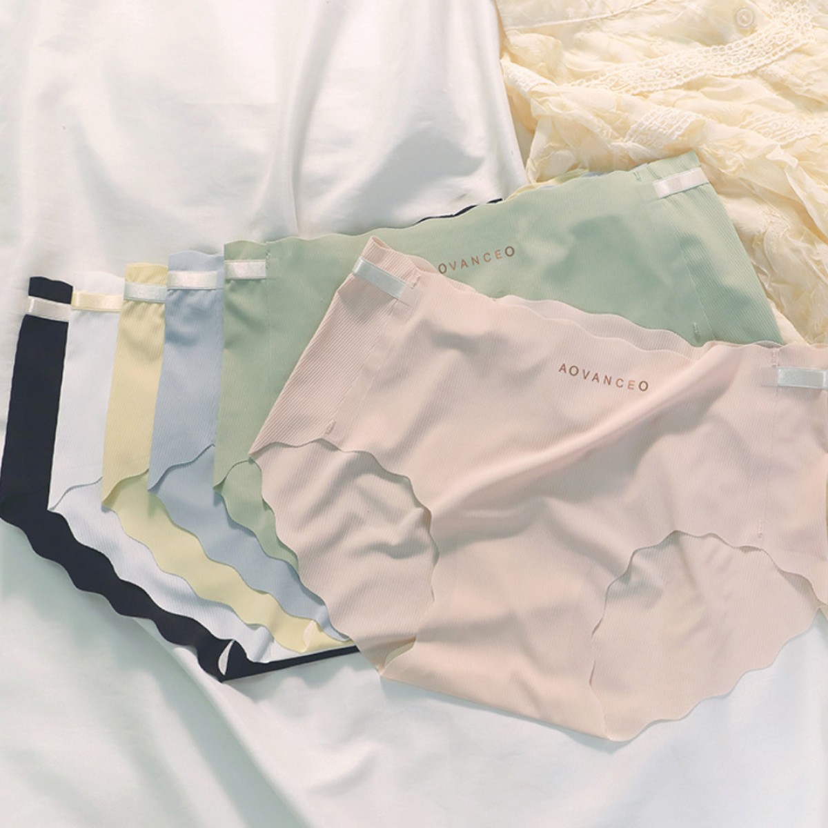 "3D Peach Hip” Ice Silk Seamless Panty